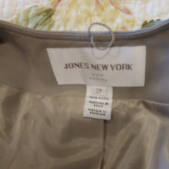 Jones  New York Suit Petit 2 Dove Grey - Picture 5 of 6